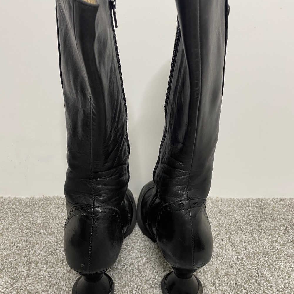 Women's Black Mid-Calf Button-Accent Heeled Boots - Picture 5 of 13